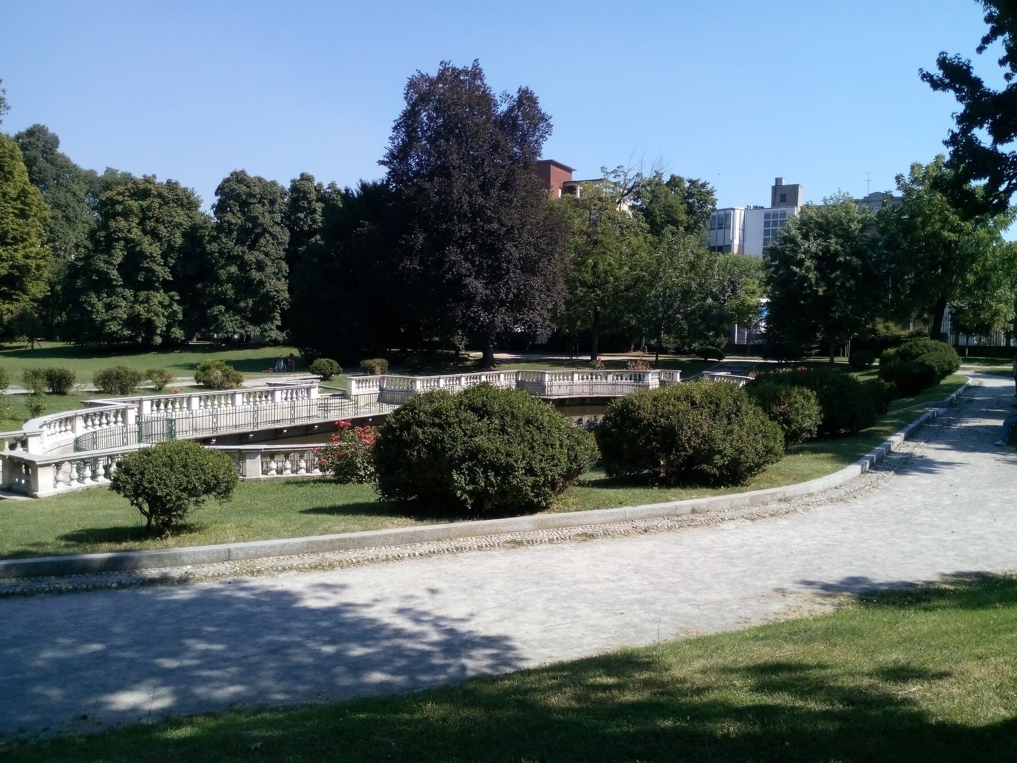 La peschiera barocca dei Giardini della Guastalla